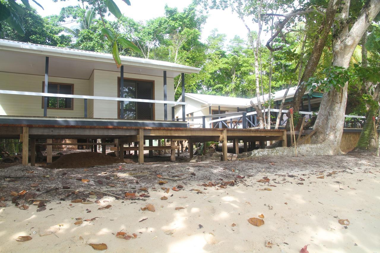Evis Resort At Nggatirana Island Halisi Экстерьер фото