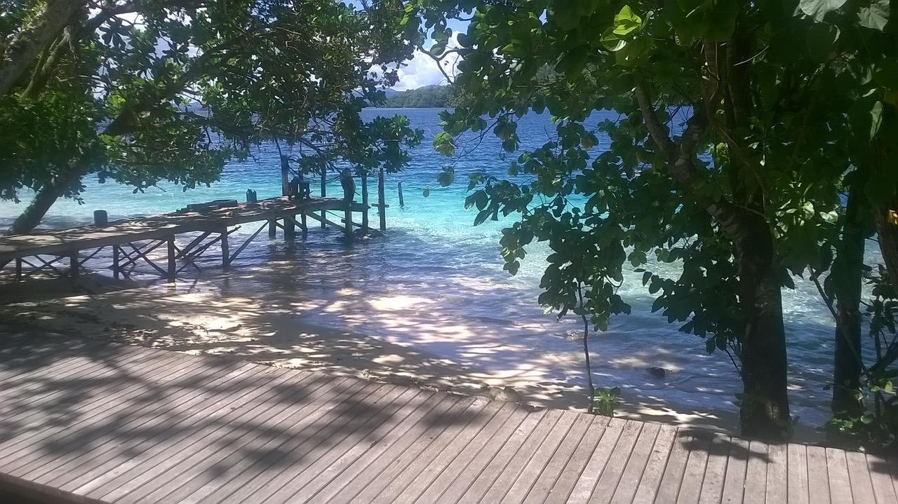Evis Resort At Nggatirana Island Halisi Экстерьер фото